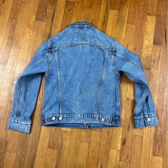 Levis Jauquard Denim Trucker Smart Jacket by Google - Picture 12 of 13